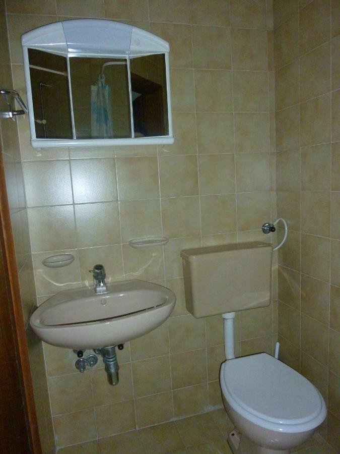 Studio Apartment Ozi Ровінь Екстер'єр фото
